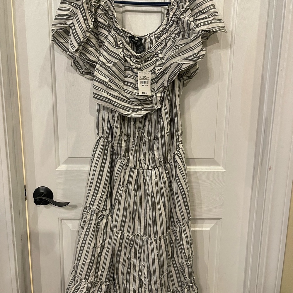 Cute spring/summer dress blue/white striped